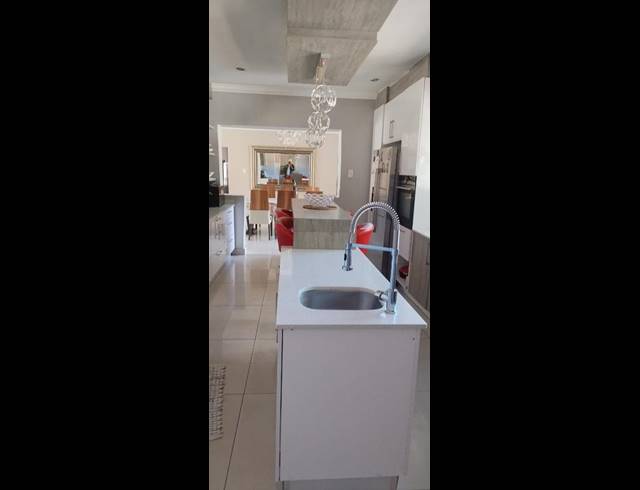 5 BEDROOM HOUSE FOR SALE IN CLAYVILLE